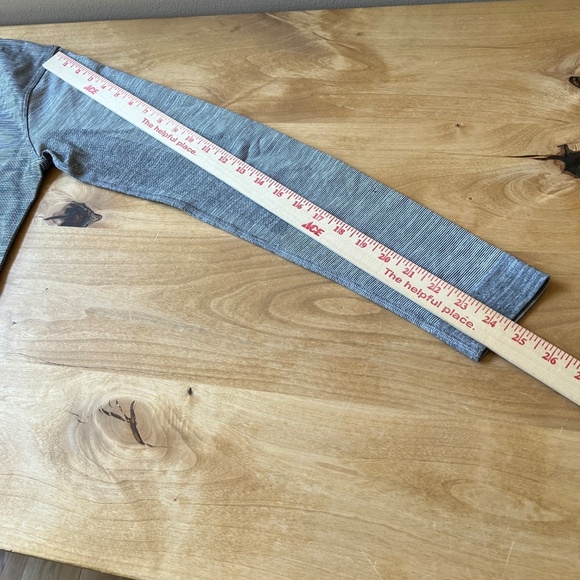 LULULEMON SWIFTLY TECH TEE SHIRT 8 LONG SLEEVE HEATHER GRAY STRETCH ATHLETIC GYM - Picture 10 of 12